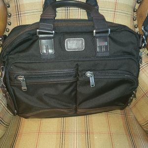 Tumi Albany Slim Black Bag For Men
